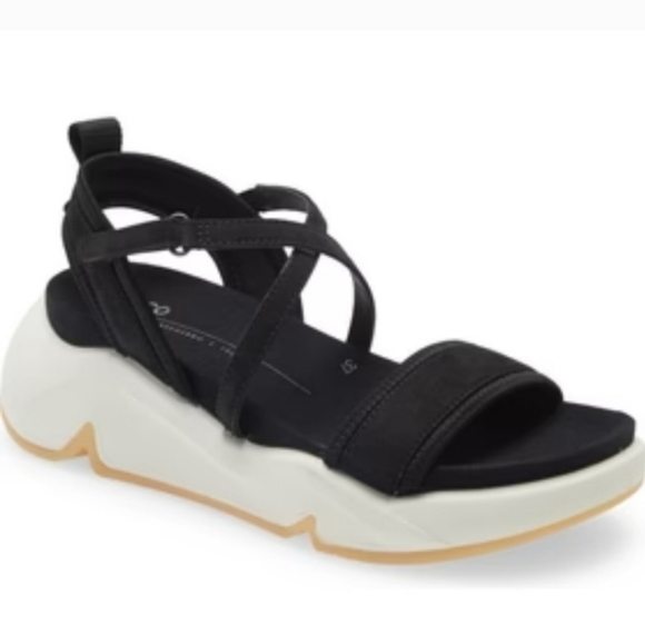 Ecco Women's Denmark Chuncky Tractor Platform Black Sandals Shoes Sz 40/9-9.5 - Picture 1 of 13